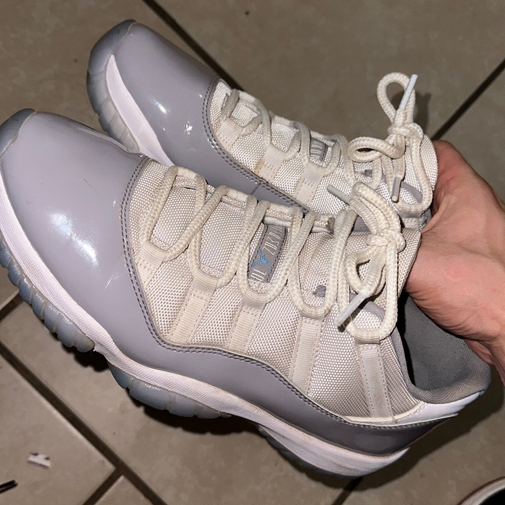 Jordan 11 retro low cement grey size 10.5 mens